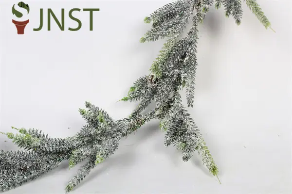 Garland Decor.jpg Garland Decor.jpg