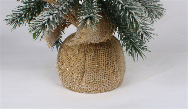 Small Christmas Decorations with Burlap Wooden Base.jpg Small Christmas Decorations with Burlap Wooden Base.jpg