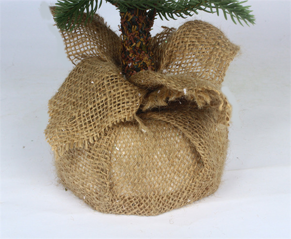 Small Christmas Decorations in Burlap base green finish.jpg Small Christmas Decorations in Burlap base green finish.jpg