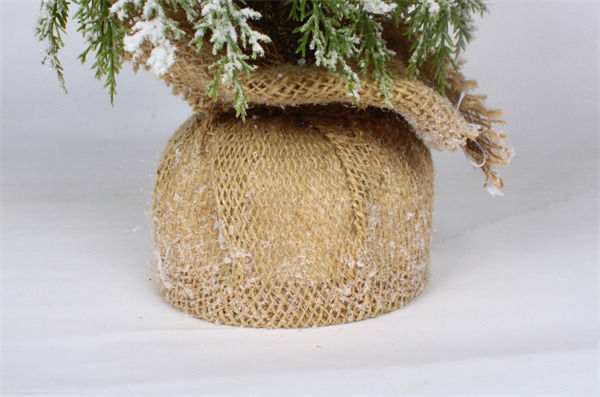 Small Christmas Decorations in Burlap base Snow Finish.jpg Small Christmas Decorations in Burlap base Snow Finish.jpg